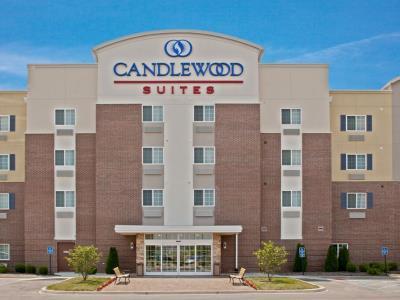 Candlewood Louisville North By Ihg 2*