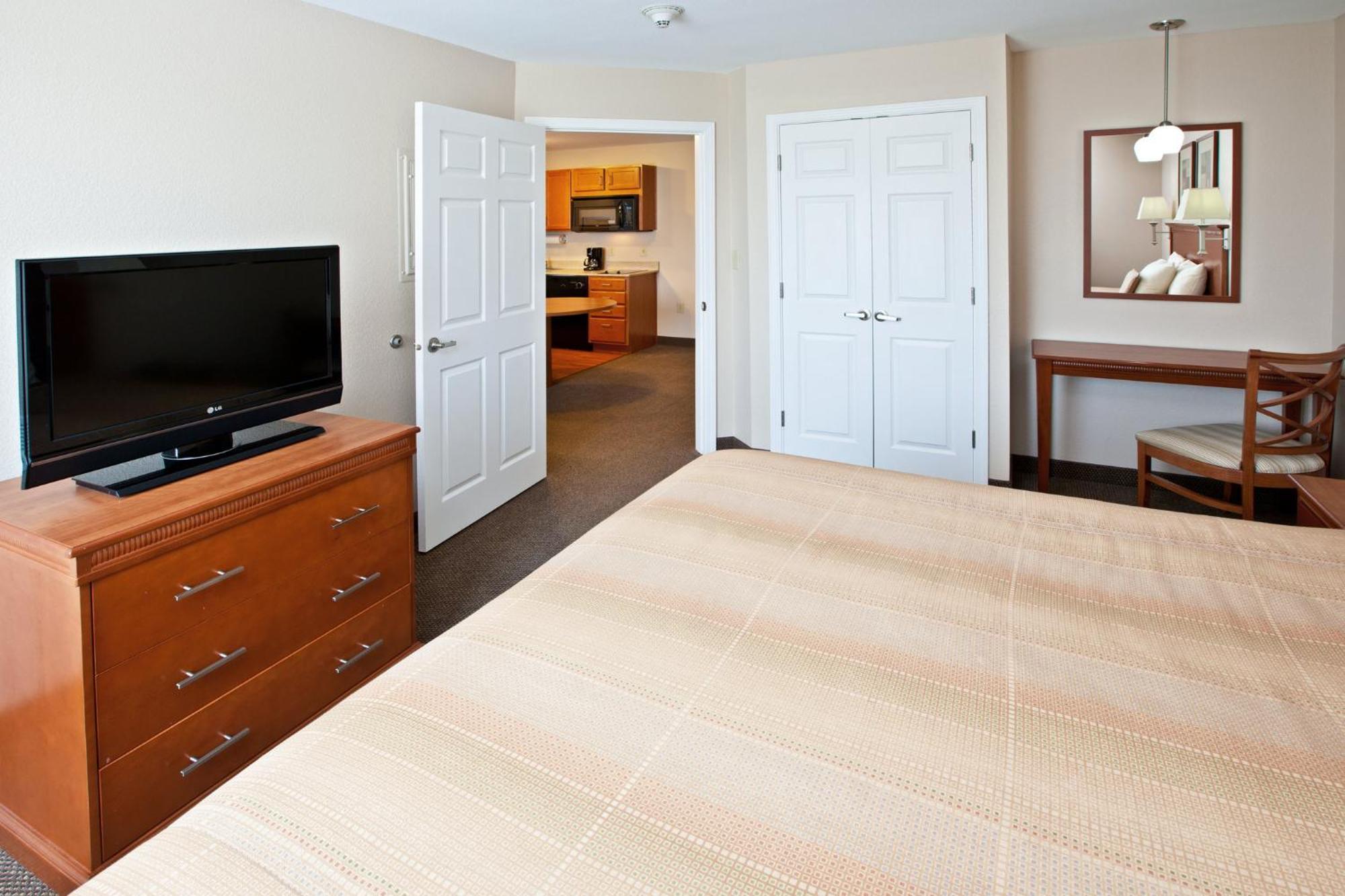 Candlewood Louisville North By Ihg 2*