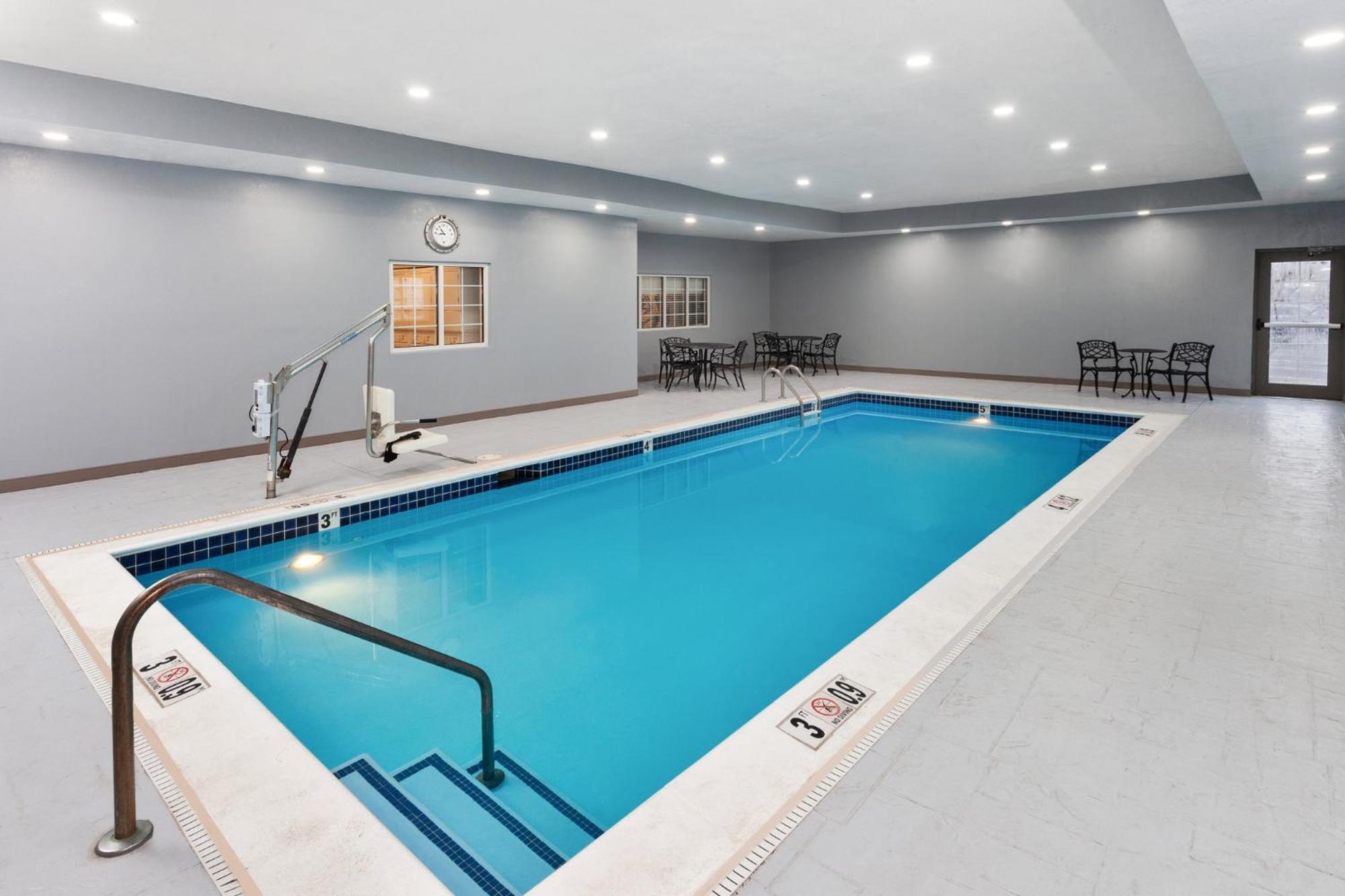 Hotel Candlewood Louisville North By Ihg 2*
