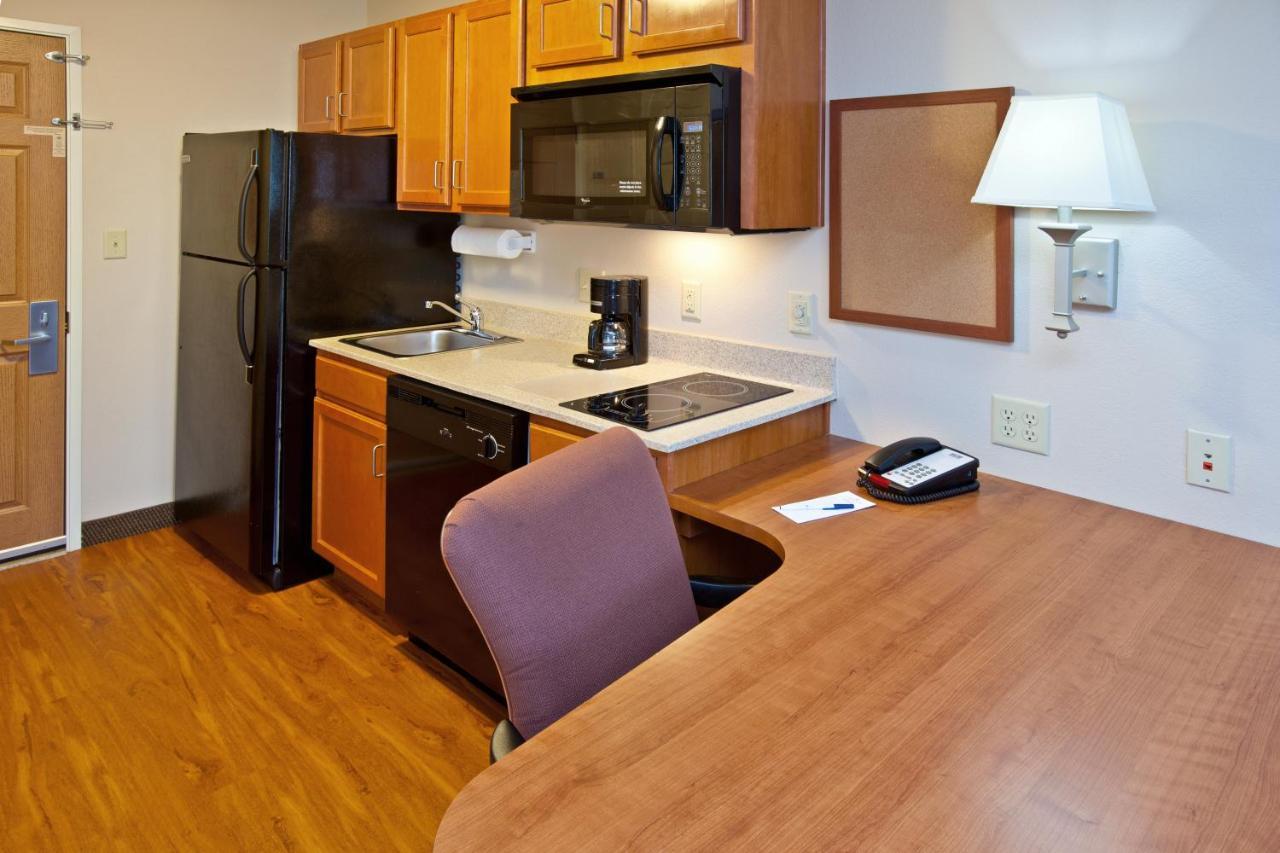 Candlewood Louisville North By Ihg 2*